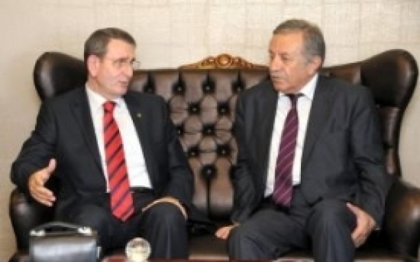 MHP Genel Başkan Yardımcısı Celal Adan, Samsun Ticaret ve Sanayi Odası (STSO) Başkanı Salih Zeki Murzioğlu’nu ziyaret ederek yeni dönem görevinde başarılar diledi.
